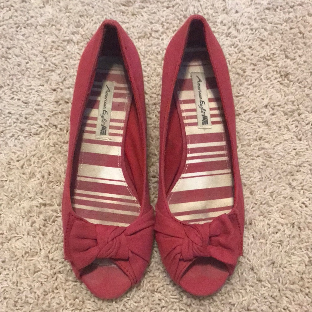 American Eagle Red Wedged 7.5